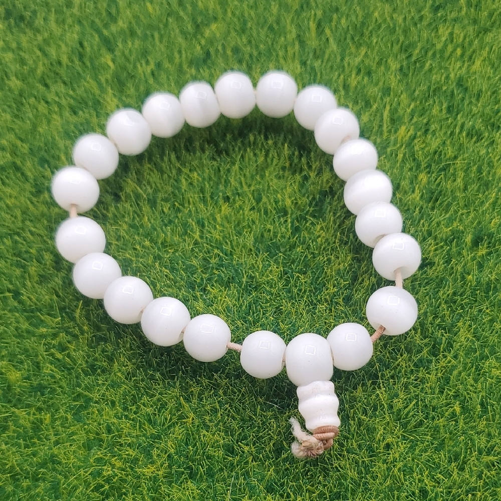 Moon Glow White Beaded Bracelet B3327